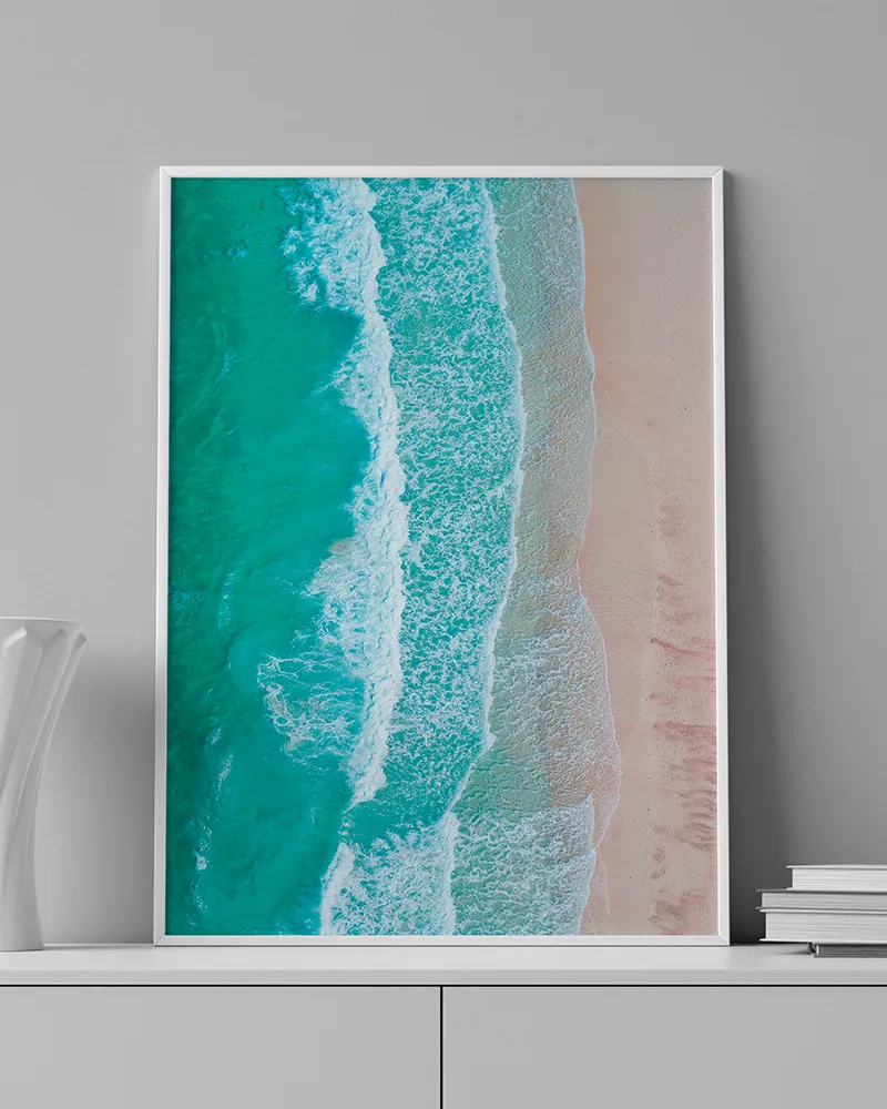 BEACHE 0001 ambientado en una pared