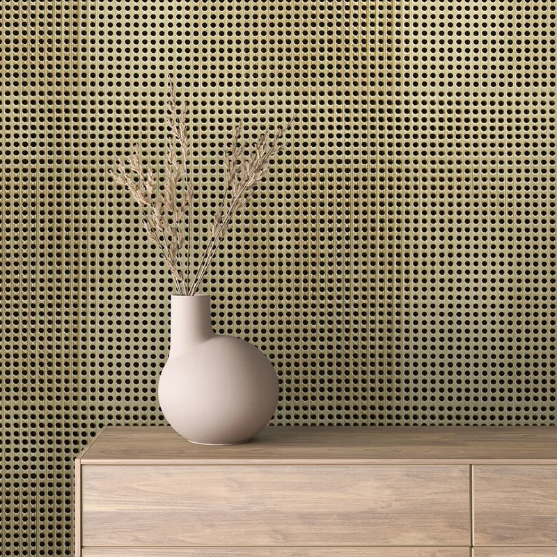 GOLDEN 0012 ambientado en una pared