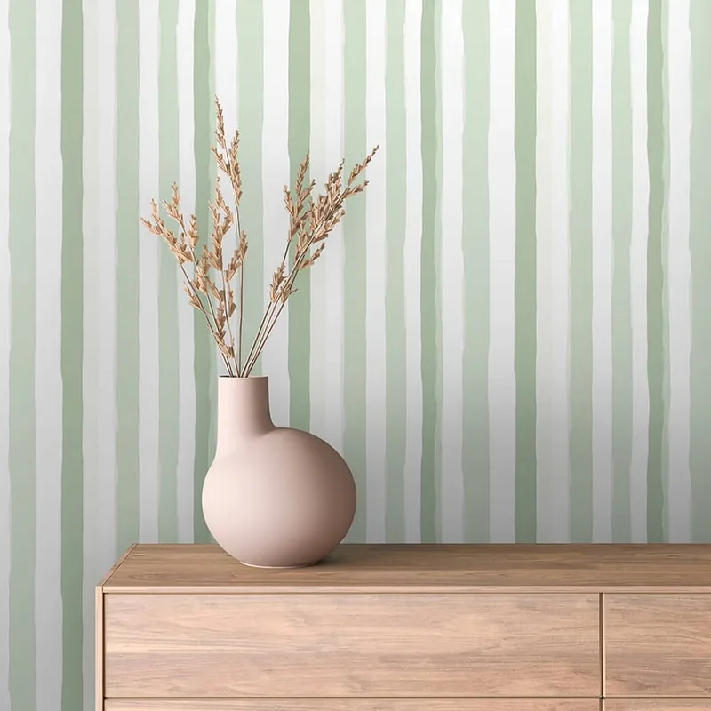STRIPED 0015 ambientado en una pared